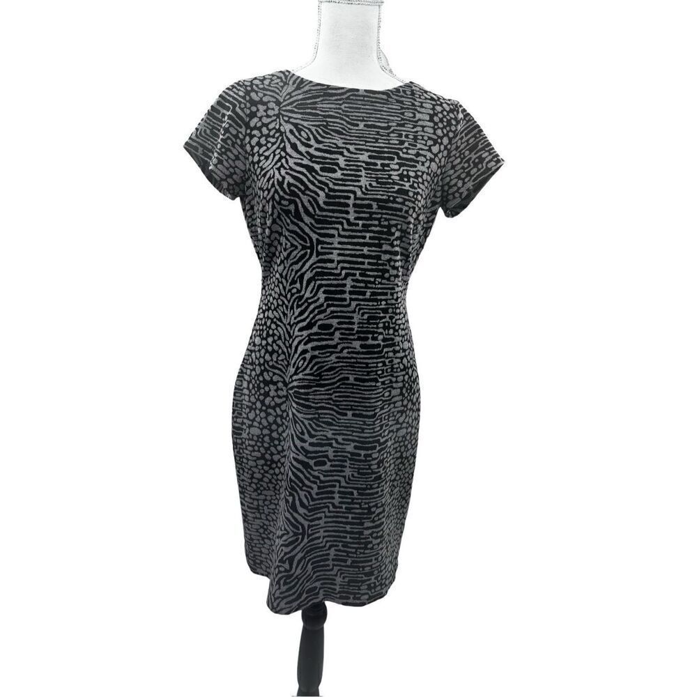 Calvin Klein Women’s Dress Size 8P Black Gray Abstract Print Short Sleeve